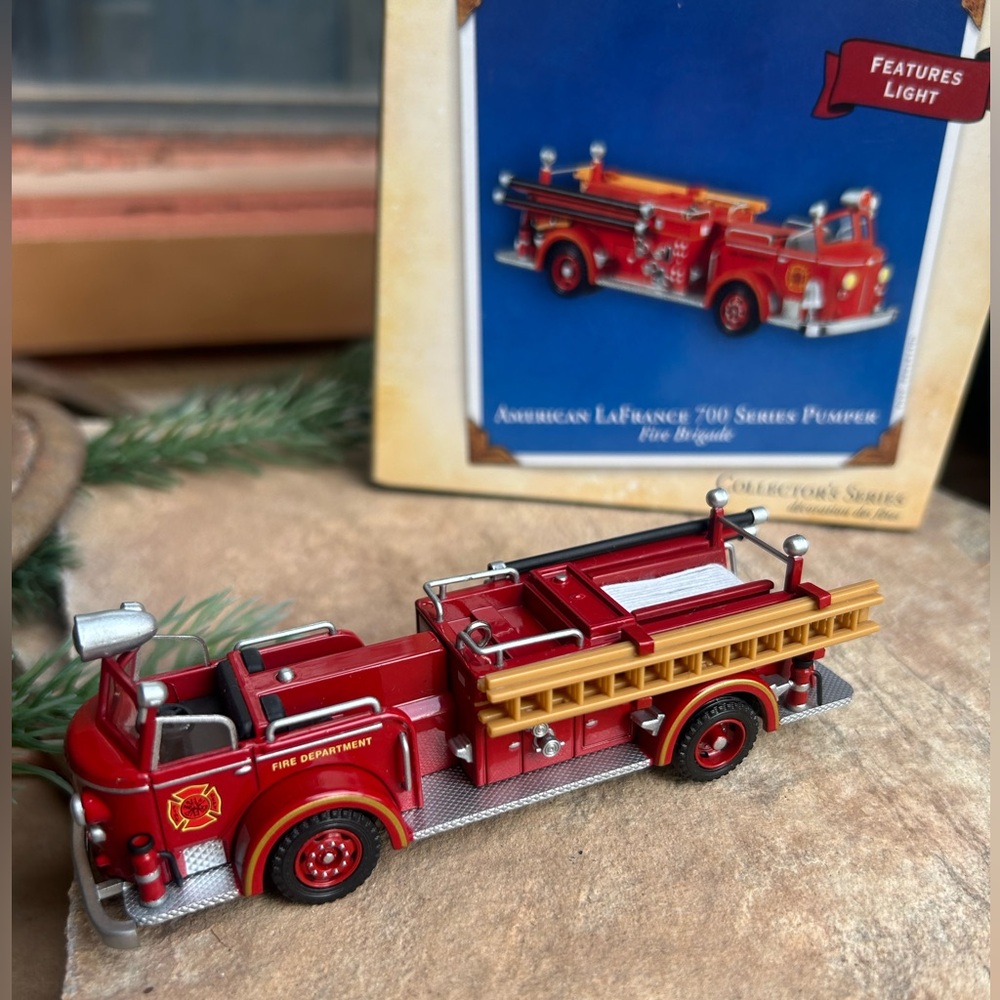 Hallmark Keepsake Label Fire Brigade American LaFrance 700 Ornament New in Box